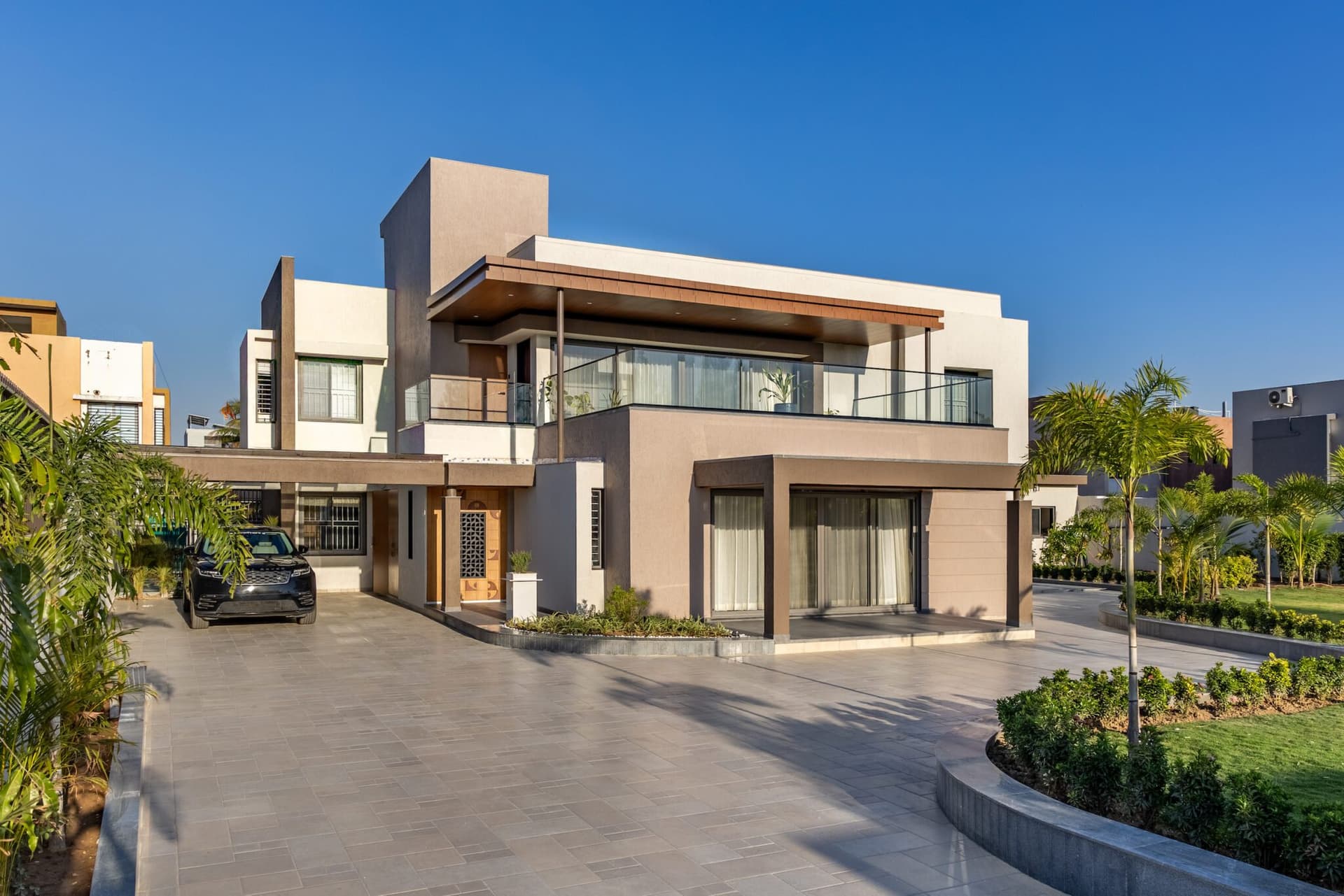 Nestled in a Picturesque Locale: “West Garden House” Showcases Architectural Brilliance and Meticulous Design — interior design by Studio Synergy in Ankleshwar, Gujarat