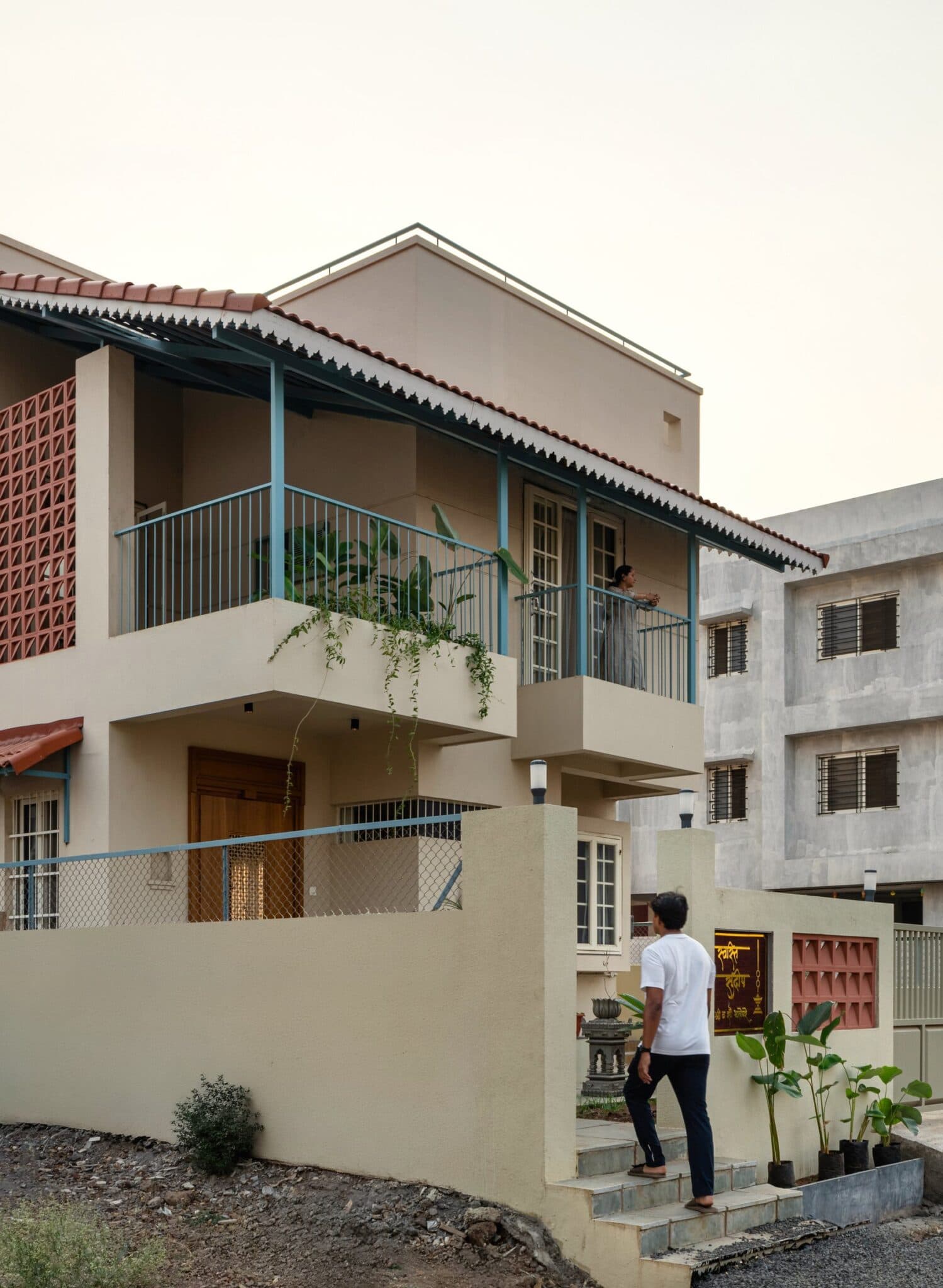 Swasti Sudeep: A Satara Bungalow Where Wada Memory Meets Contemporary Light — Kshitij Mahajani Architects, Satara, Maharashtra