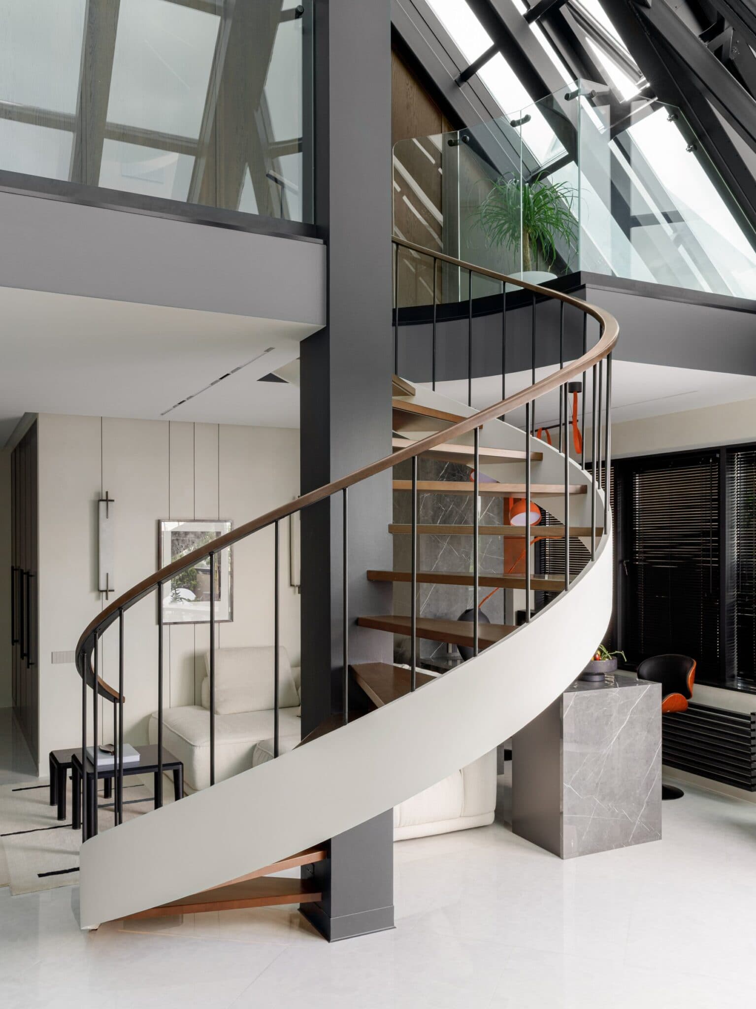 Under an Open Sky: A Yekaterinburg Penthouse Reimagined Through Light — interior design by RE design buro in Yekaterinburg, Russia
